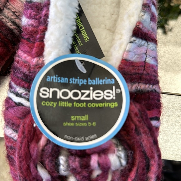 SNOOZIES slipper sock- NWT Small Size 5-6 artisan stripe ballerina pink maroon - Picture 4 of 5
